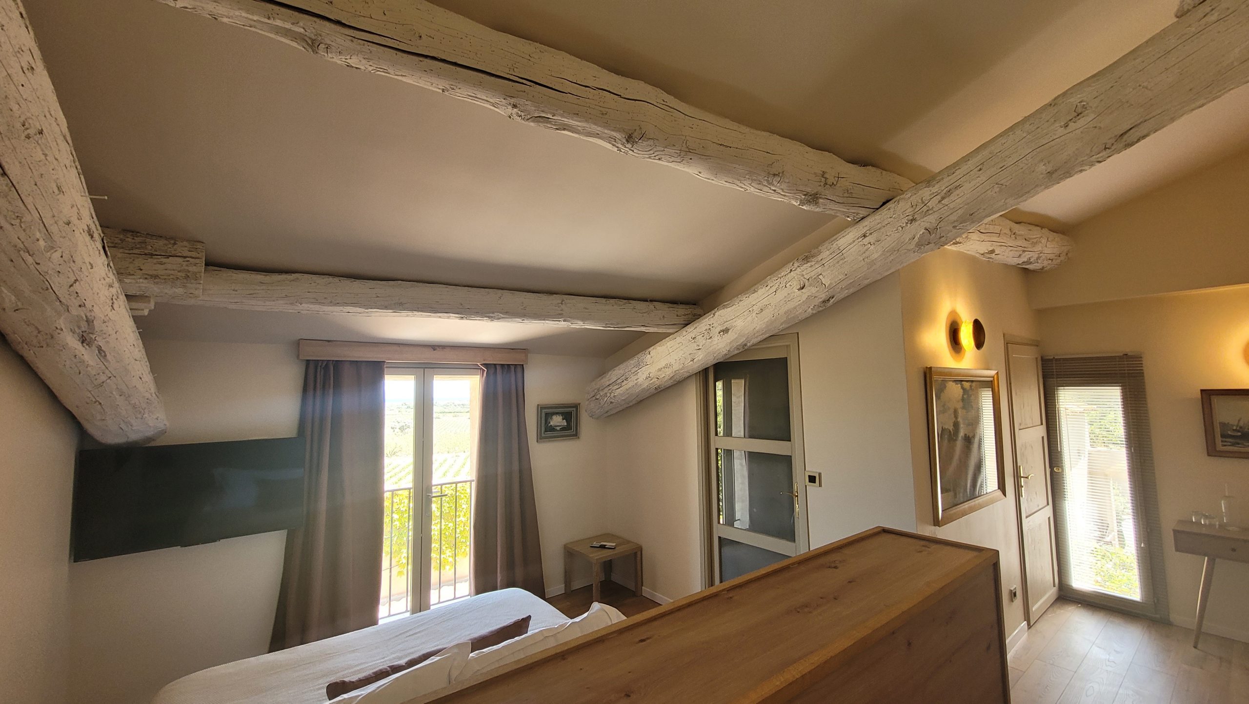 hebergement chambre horizon vue lit chateau le bouis